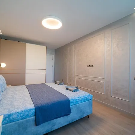Sky Symphony Apartment